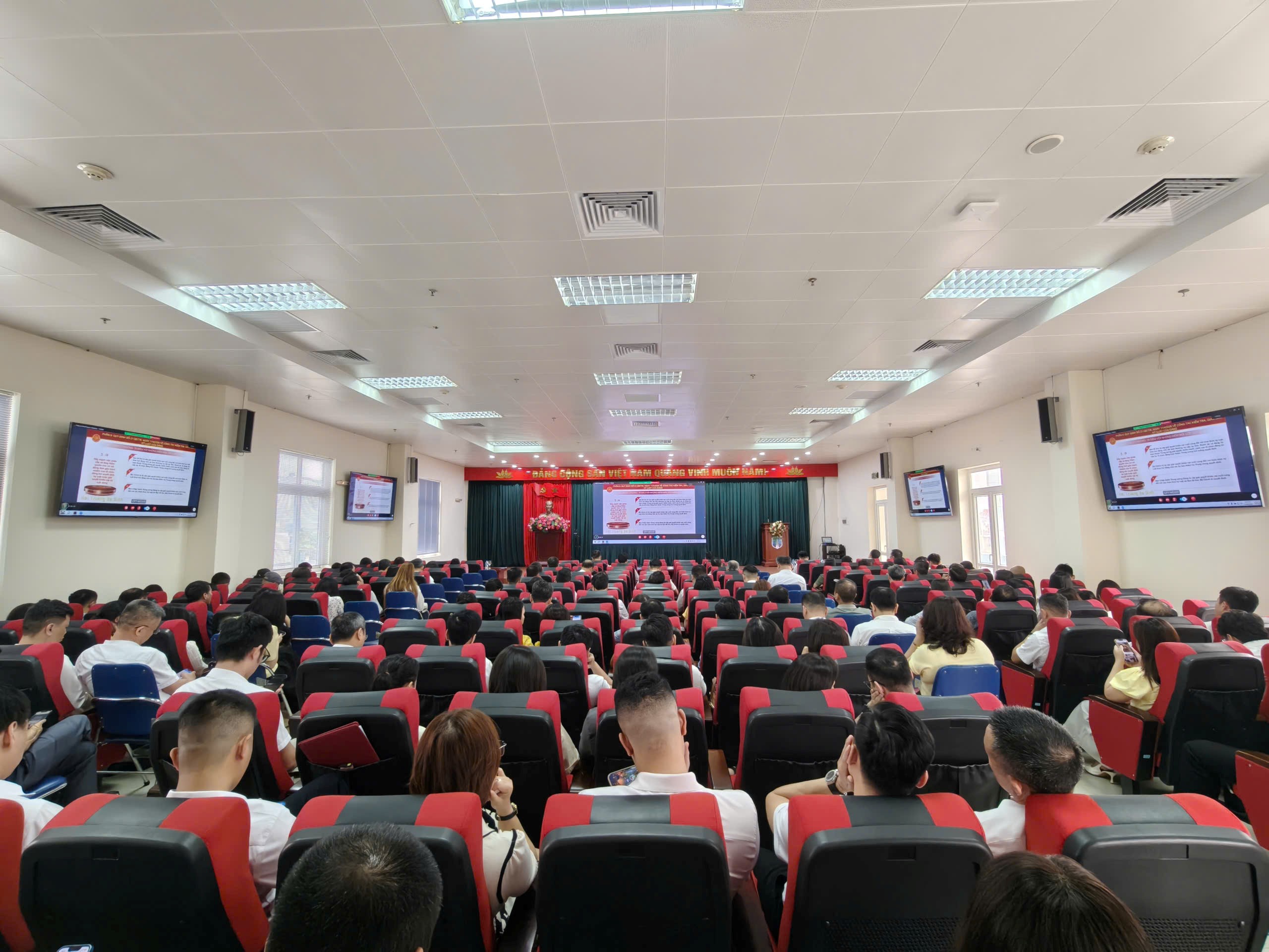 HỘI NGHỊ HỌC TẬP, QUÁN TRIỆT NGHỊ QUYẾT TRUNG ƯƠNG KHÓA XIV: LAN TỎA TINH THẦN HÀNH ĐỘNG, TẠO ĐỘNG LỰC PHÁT TRIỂN